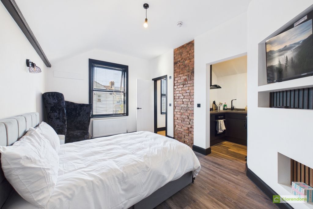 Property photo 1 of 5 Cam02528G0-Pr0445-Still001