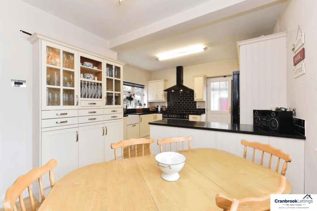 Property photo 1 of 18 Spacious Three-Bedroom Family Home