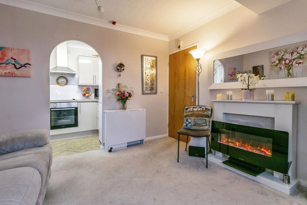 Property photo 2 of 15