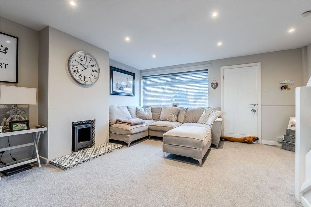 Property photo 2 of 21 Picture No. 11