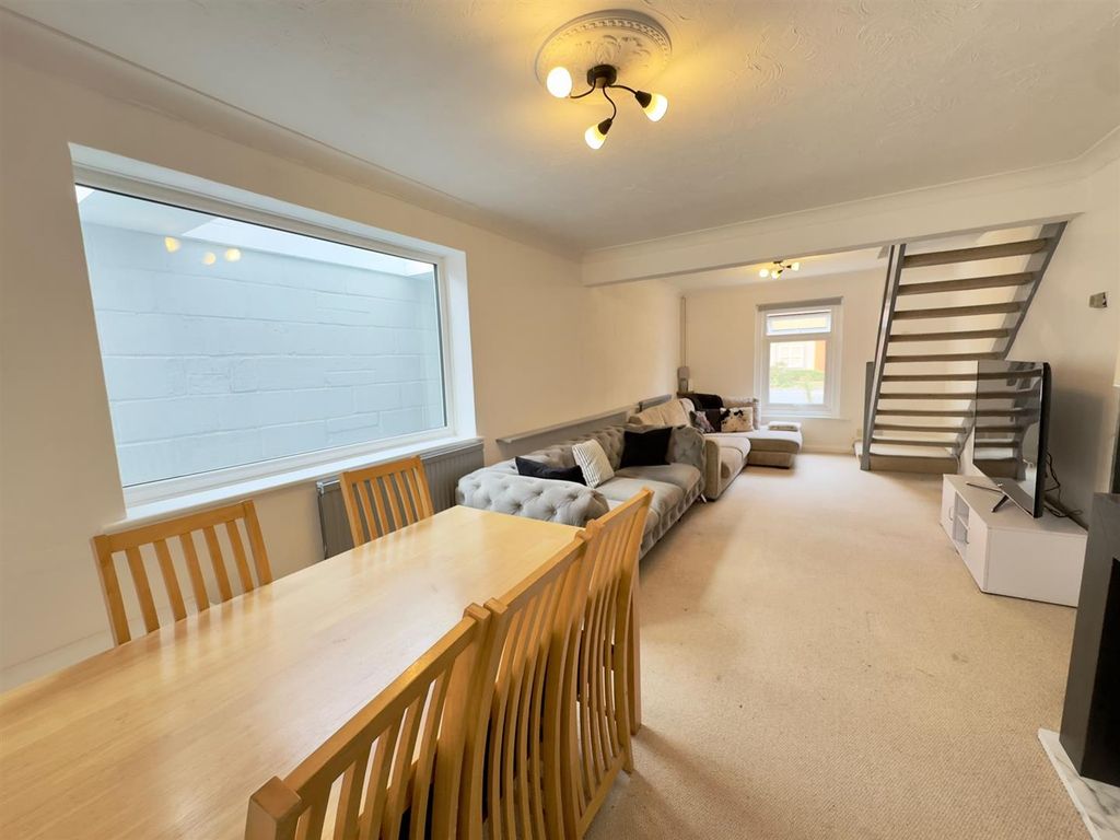 Property photo 3 of 27 Living / Dining Room