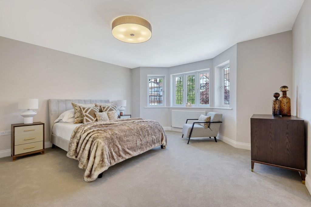 Additional image 11 of 4 bed semi-detached house for saleCrows Road, Epping CM16