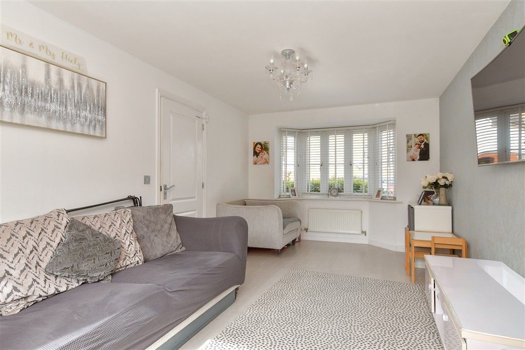 Property photo 3 of 15 Lounge