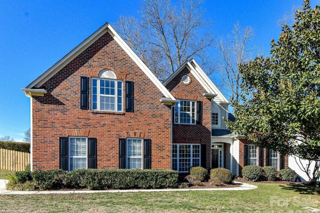 Property photo 1 of 45