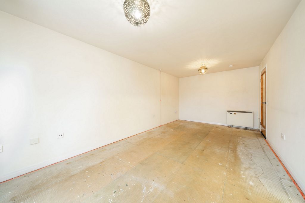 Property photo 3 of 14 Photo 7