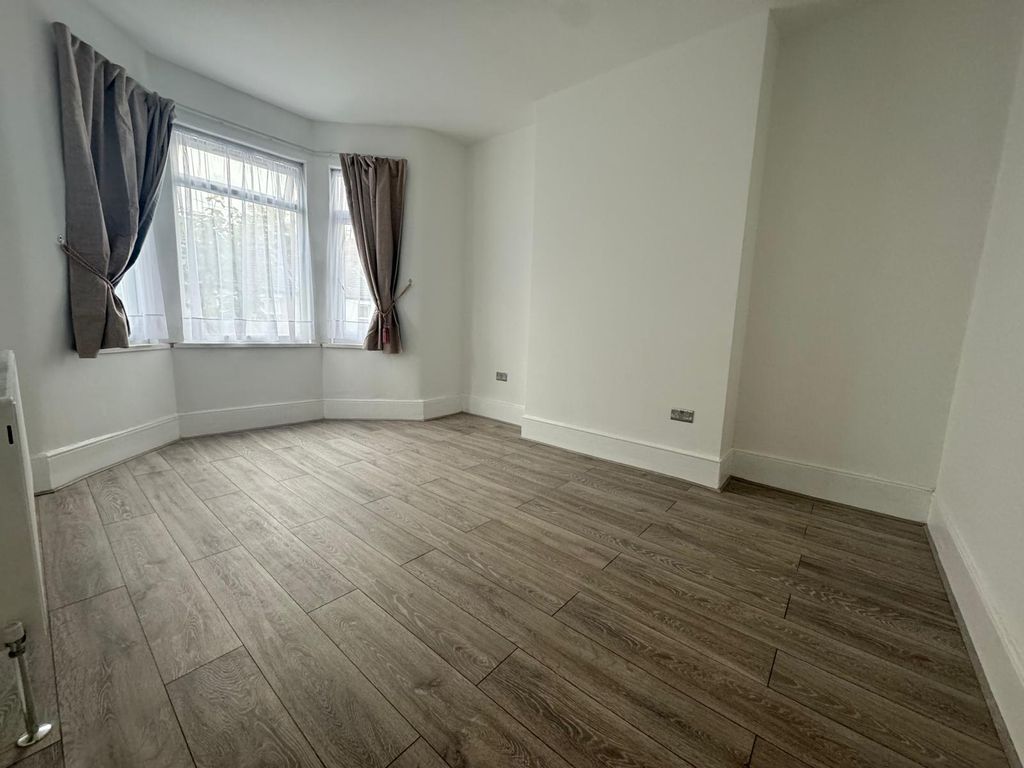 Property photo 1 of 13 Recently Refurbished 3-Bedroom Flat In Barking
