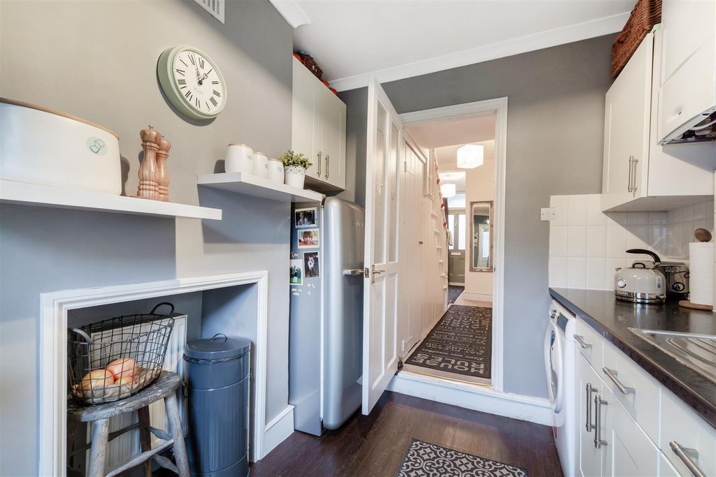 Property photo 3 of 9 Somerville Road, Se20 7Na-5.Jpg