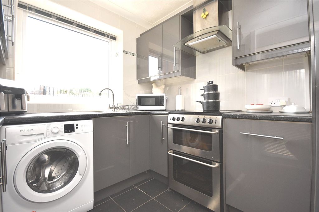 Property photo 3 of 20 Picture No. 04