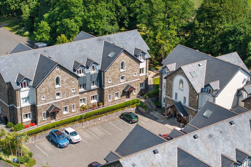 Property photo 3 of 16 27 St Ninians Court