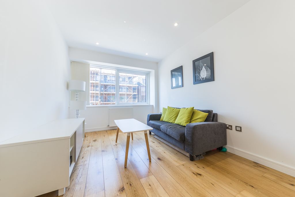 Property photo 1 of 8 Photo 3