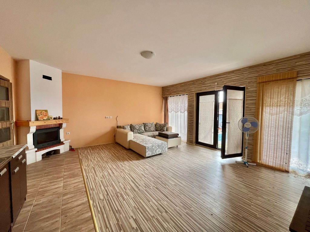 Property photo 2 of 19