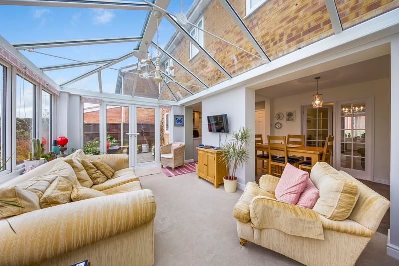 Property photo 3 of 34 Conservatory