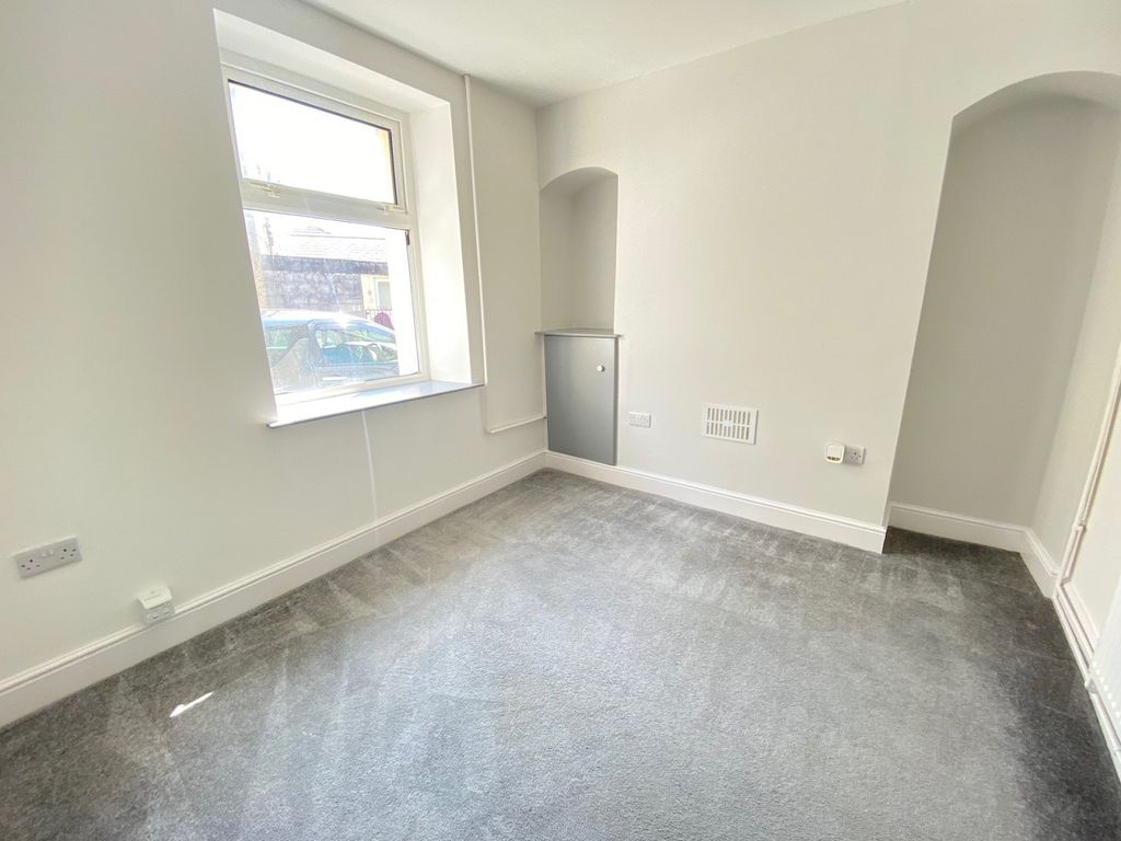 Property photo 2 of 8 Not Specified