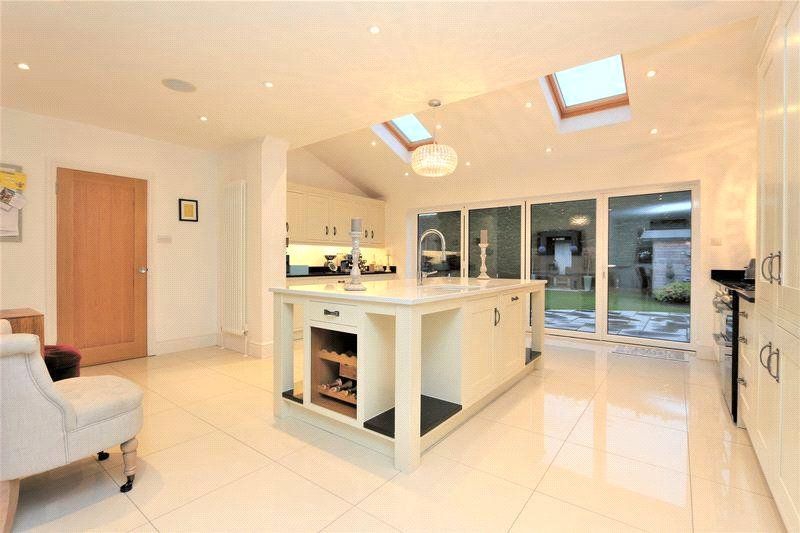 Property photo 2 of 21 Picture No. 30