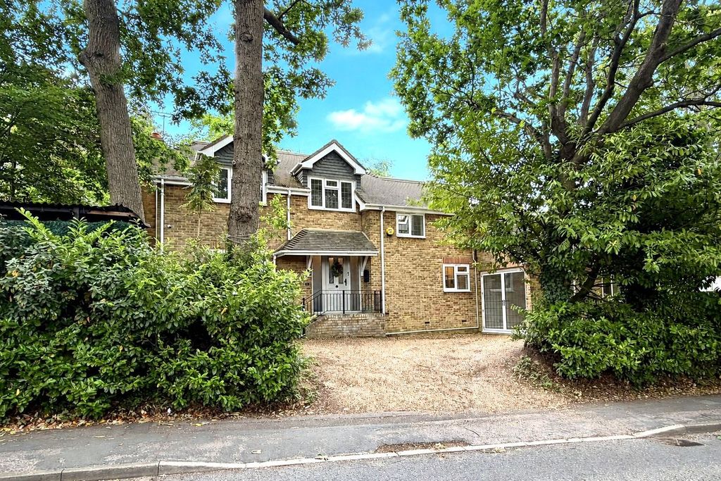 Property photo 1 of 27