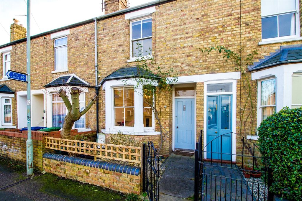 Property photo 1 of 11 Photo 01