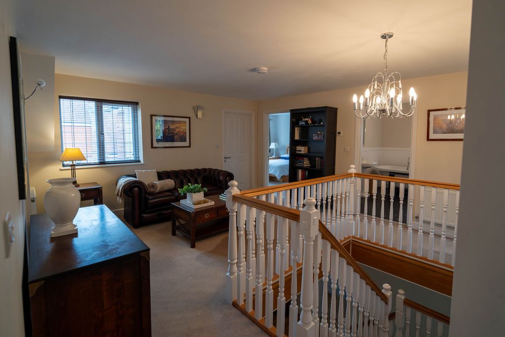 Additional image 14 of 5 bed detached house for saleThree Bridges Road, Crawley RH10