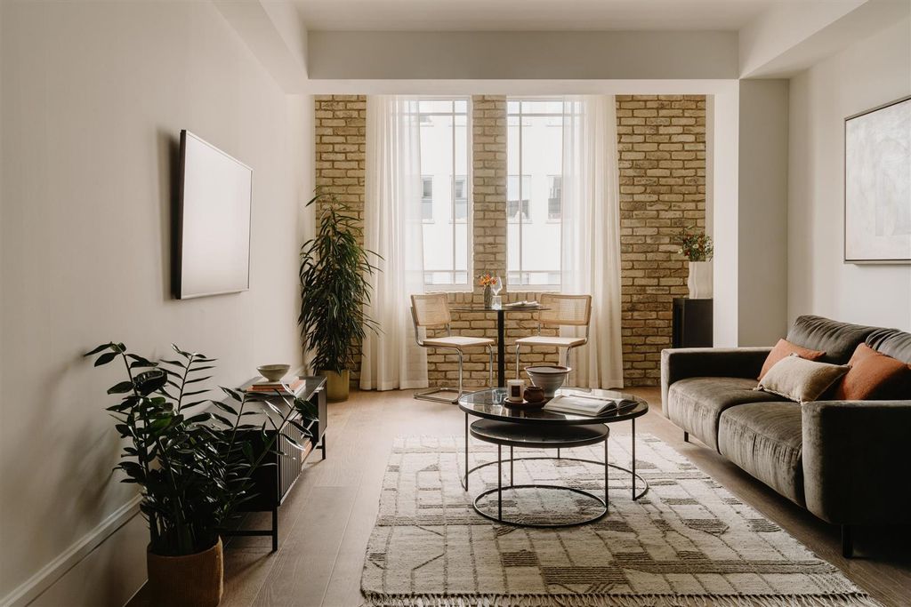 Property photo 3 of 10 Adam Firman_Leufroy_Fulham Road_Apartment 5+6_High