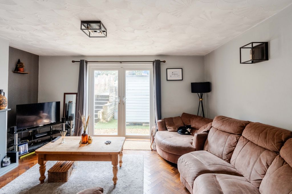 Property photo 2 of 12 2