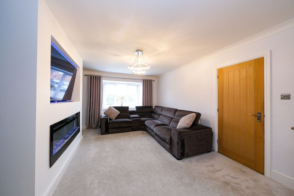 Additional image 8 of 4 bed detached house for saleKings Close, Heanor DE75