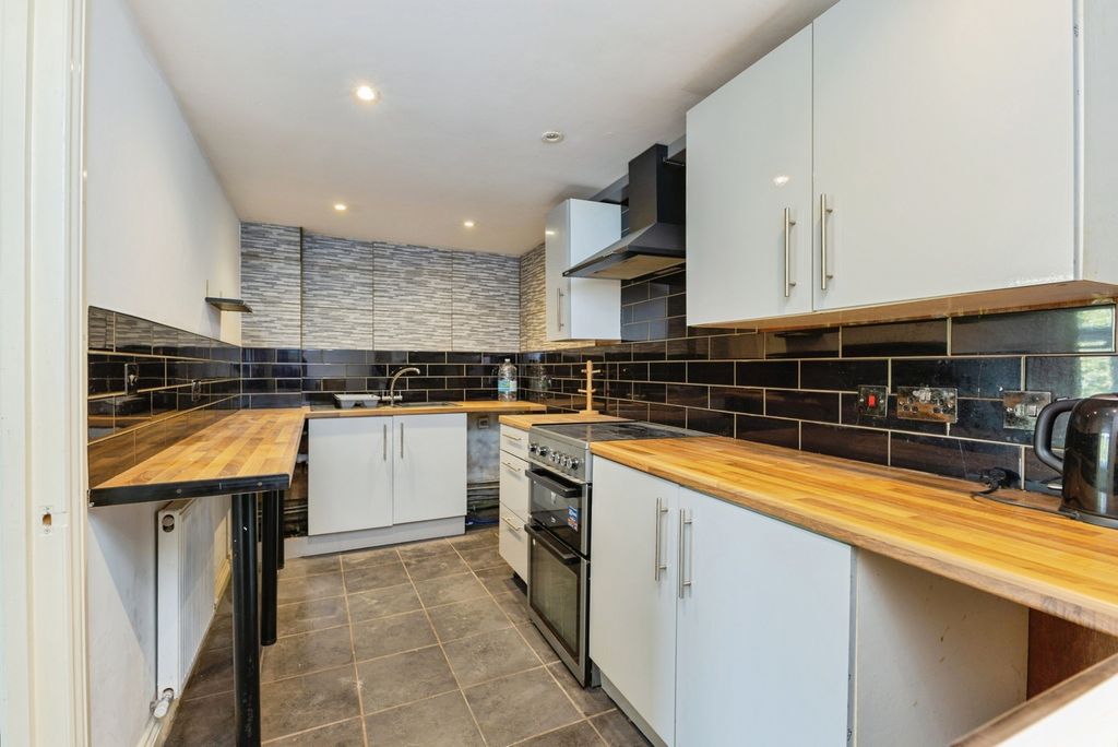 Property photo 2 of 20 Pbox-Img.Jpg