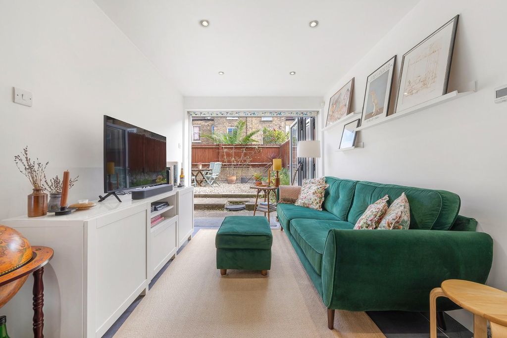Property photo 2 of 18 Open Plan Living Area (5).Jpg