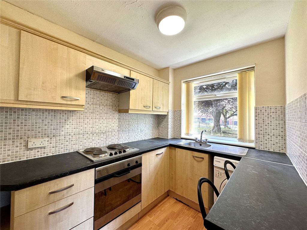 Property photo 2 of 8 Picture No. 05