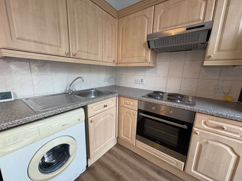 Property photo 3 of 7 Img_8332