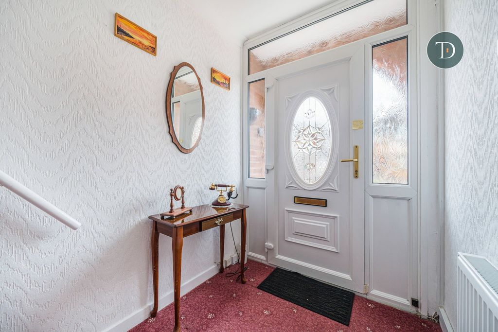 Property photo 3 of 33