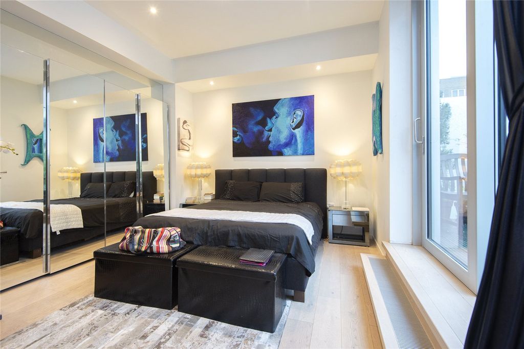 Property photo 2 of 22