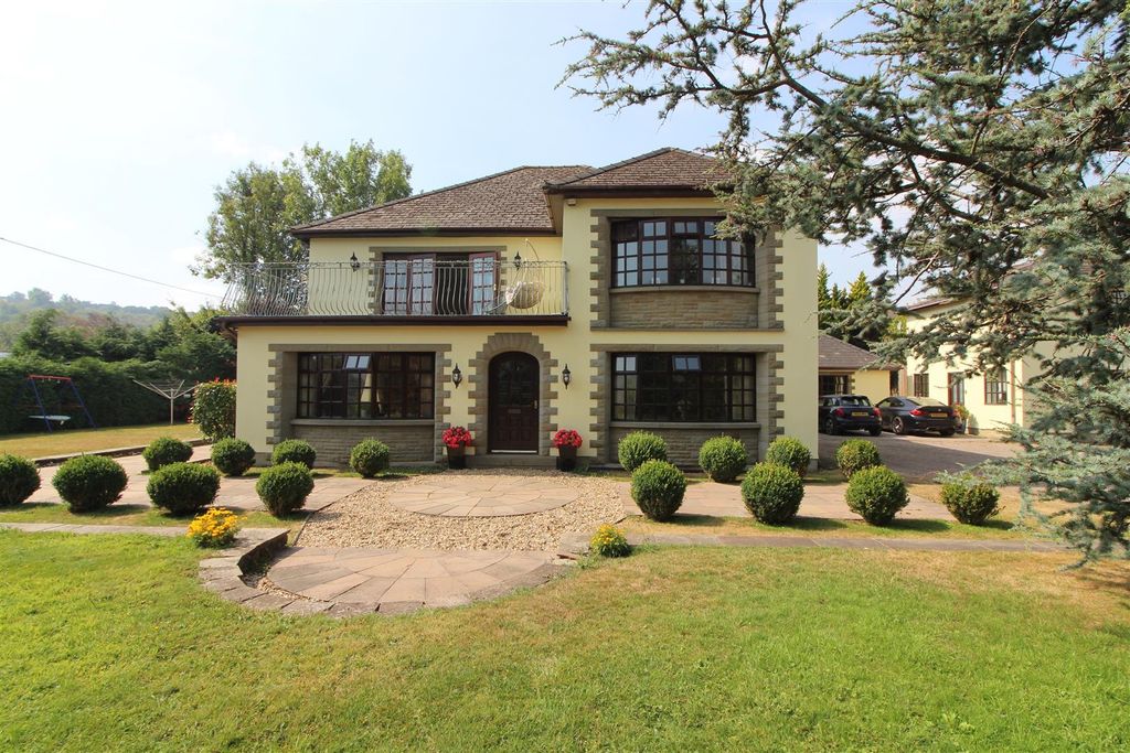 Property photo 1 of 59 Outside