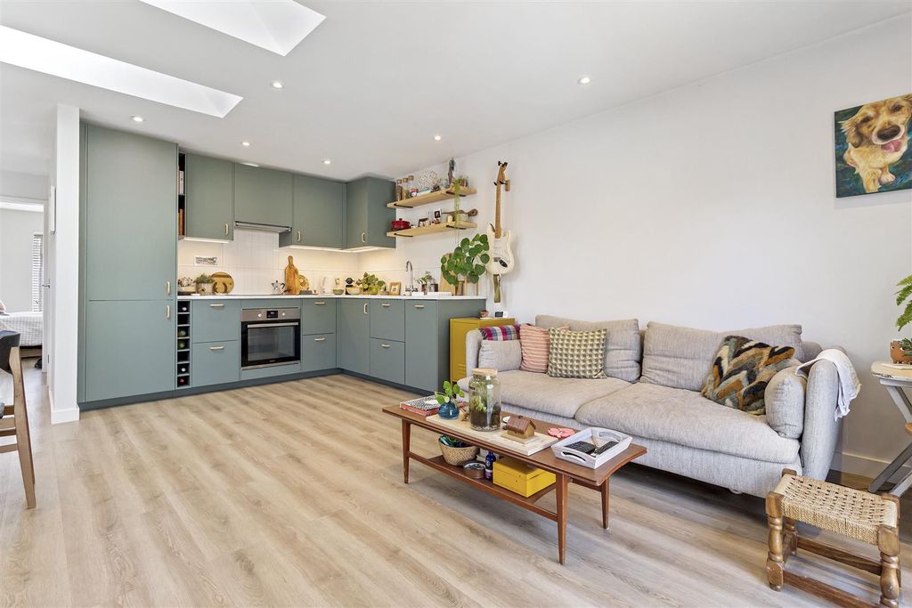 Property photo 2 of 13 Grenville Road, 18-006.Jpg