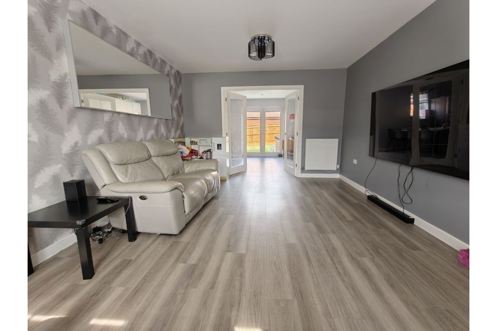 Property photo 1 of 19 Living Room