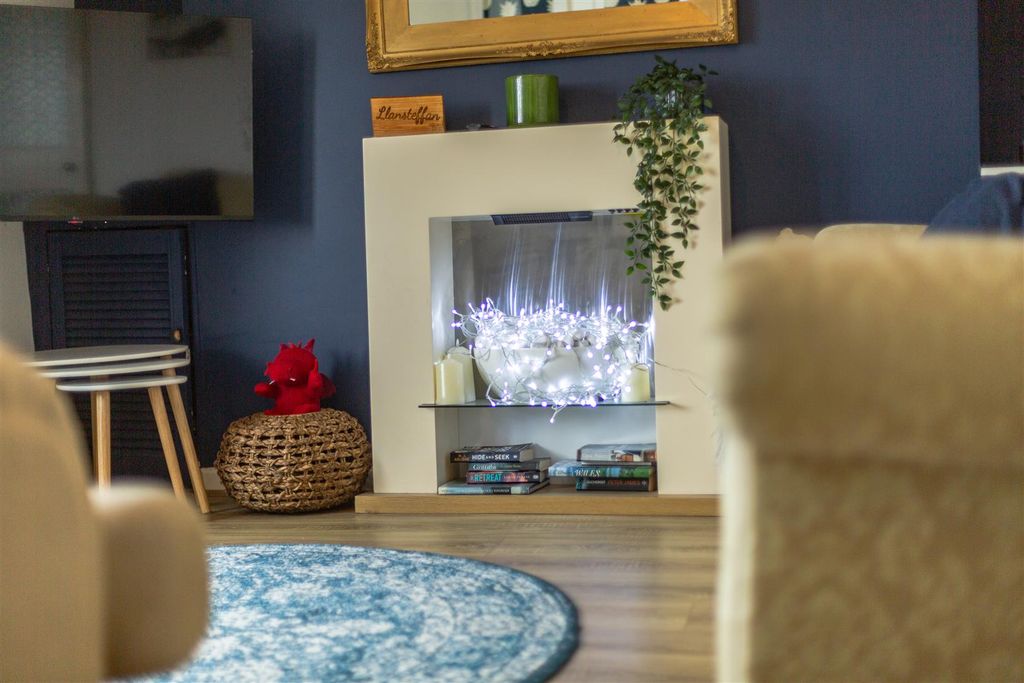 Property photo 2 of 32