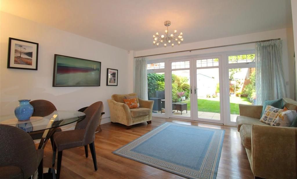 Property photo 2 of 8