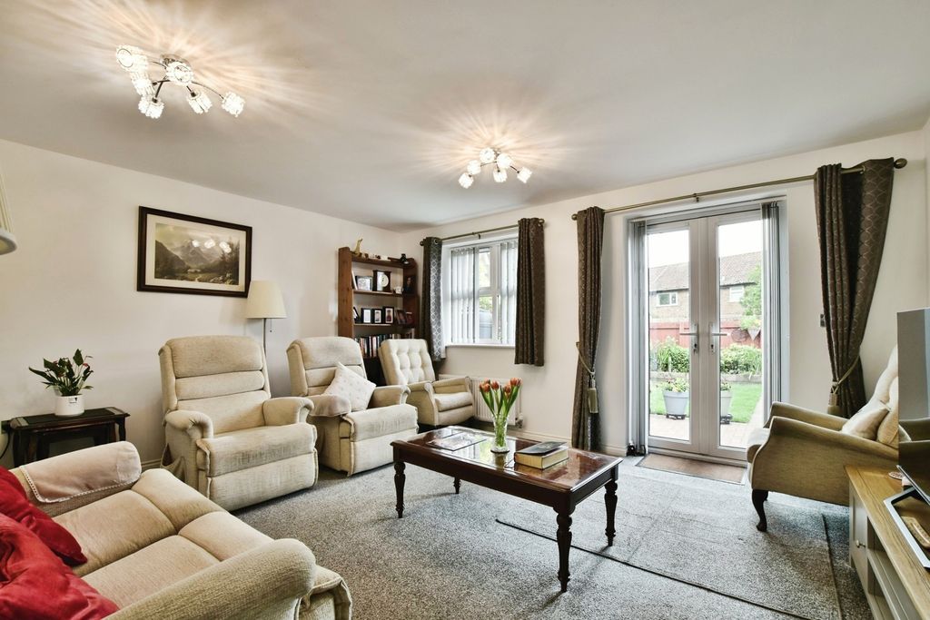 Property photo 3 of 17 Pbox-Img.Jpg