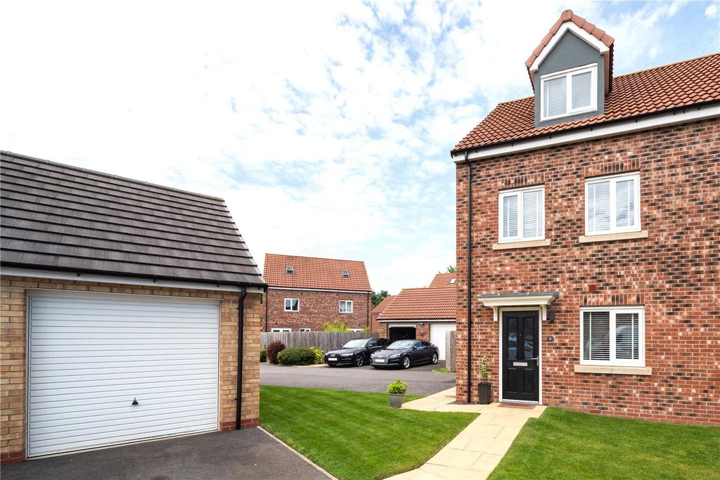 Property photo 1 of 19 Picture No. 09