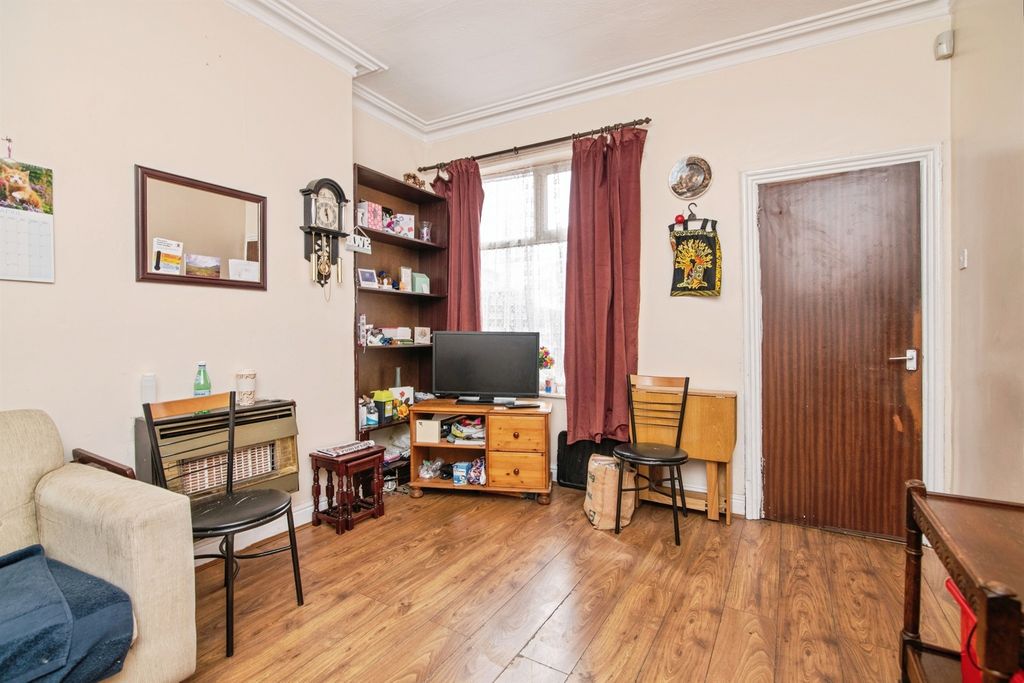 Property photo 2 of 12