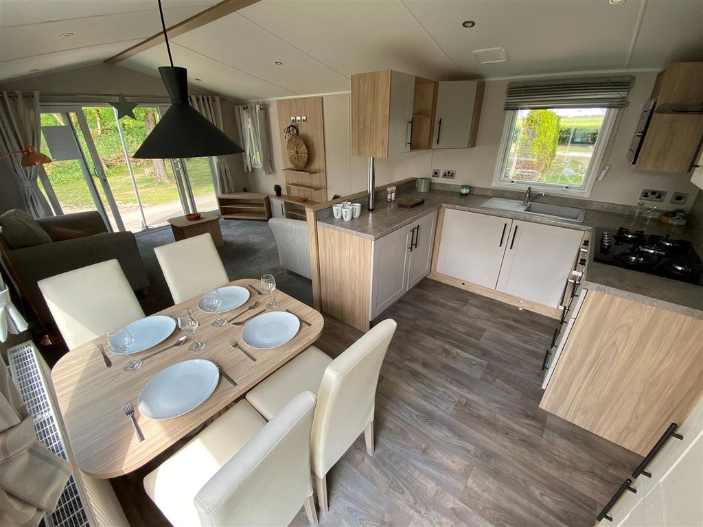 Property photo 2 of 6 Manor 4.Jpg