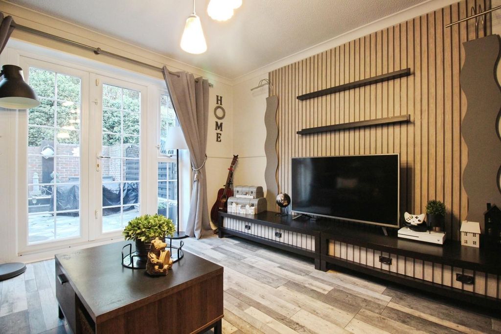 Property photo 3 of 17 c0197776-Img_5692.Jpg