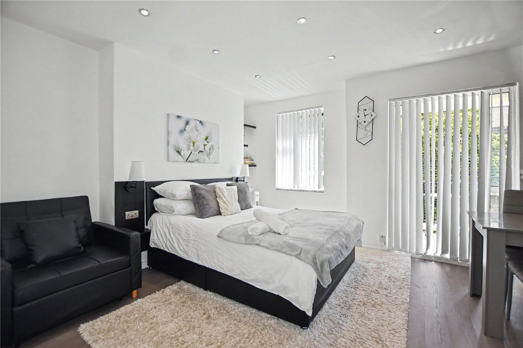 Property photo 2 of 13 Picture No. 03