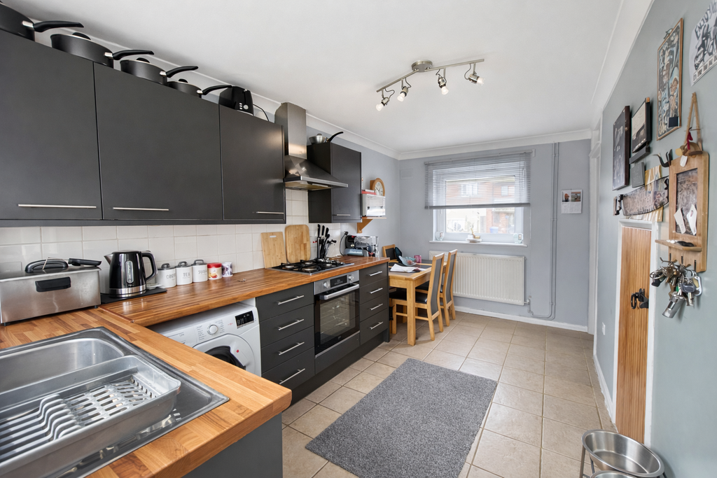 Property photo 3 of 12