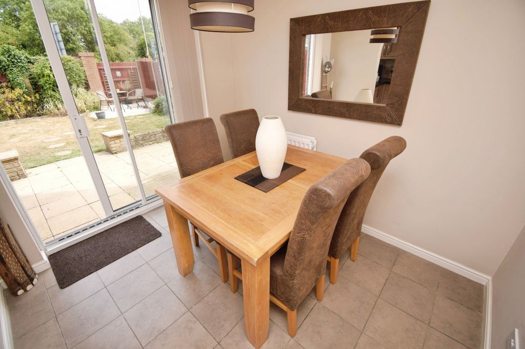 Property photo 3 of 24 Dining Room