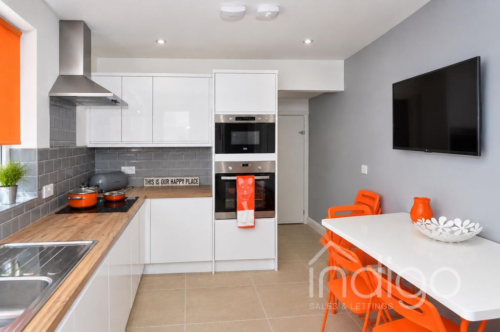 Property photo 2 of 15 Kitchen 2.Png