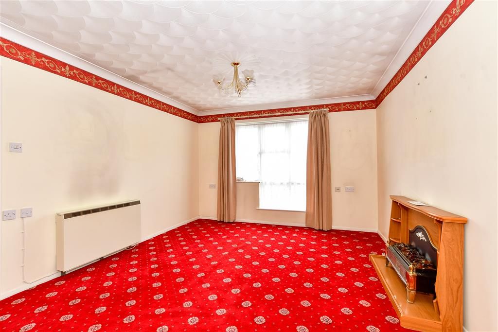 Property photo 3 of 8 Lounge/Dining Room