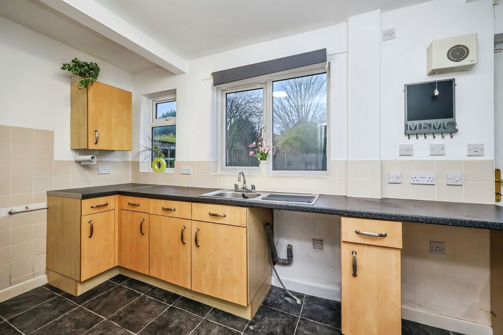 Property photo 3 of 20