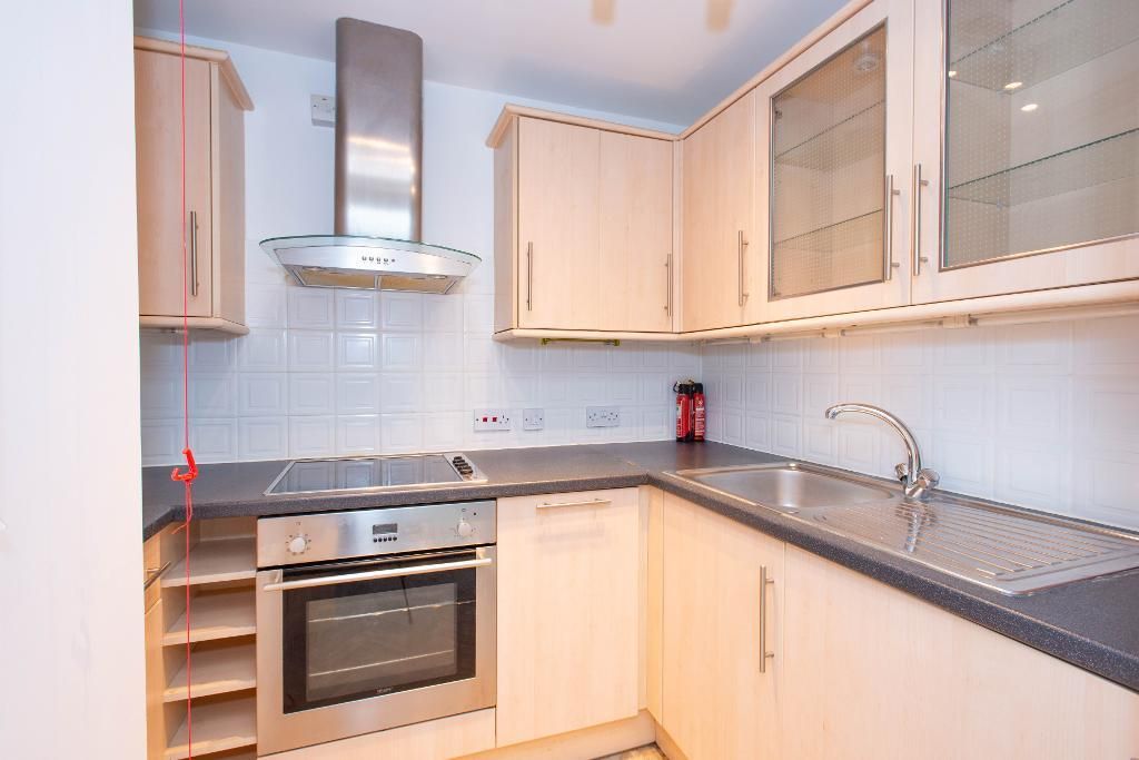 Property photo 2 of 10 Kitchen