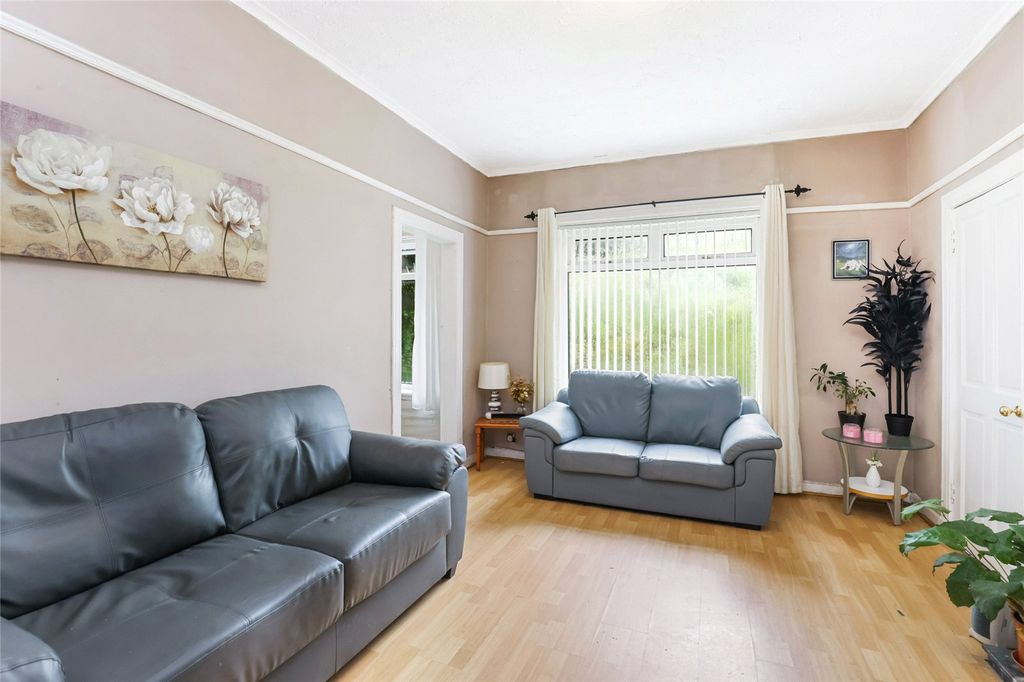 Property photo 2 of 20 Picture No. 04