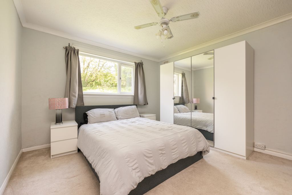 Additional image 7 of 2 bed flat for sale40/2 West Craigs Crescent, Edinburgh EH12