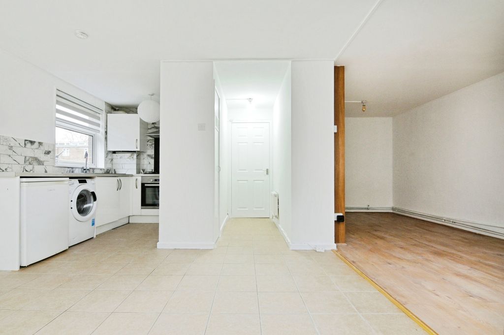 Property photo 3 of 16 Internal